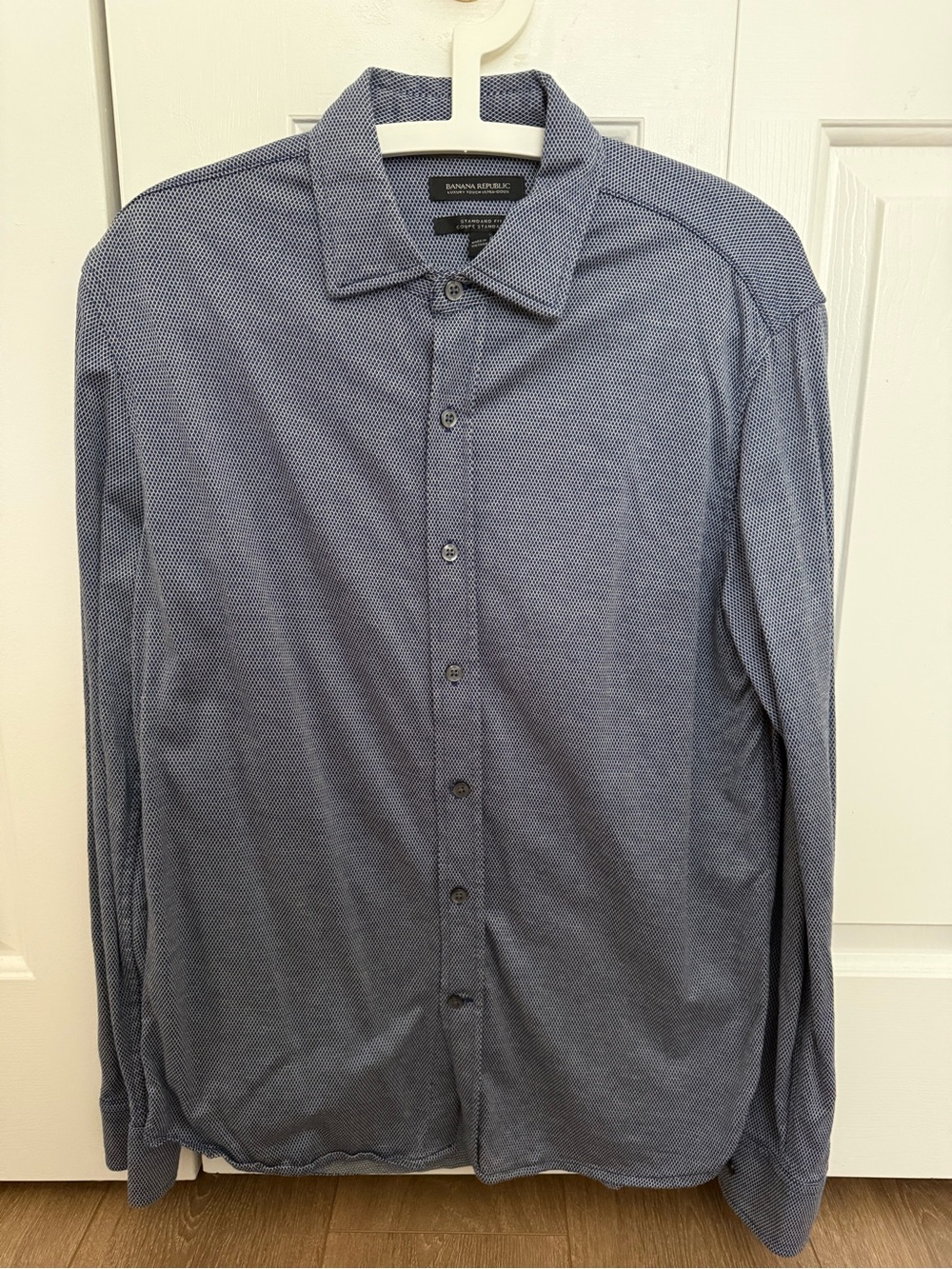 Banana Republic Men's Button-Down Shirt in Heathered Navy